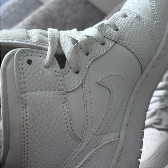 White air jordan 1 mid triple white - Picture 5 of 6